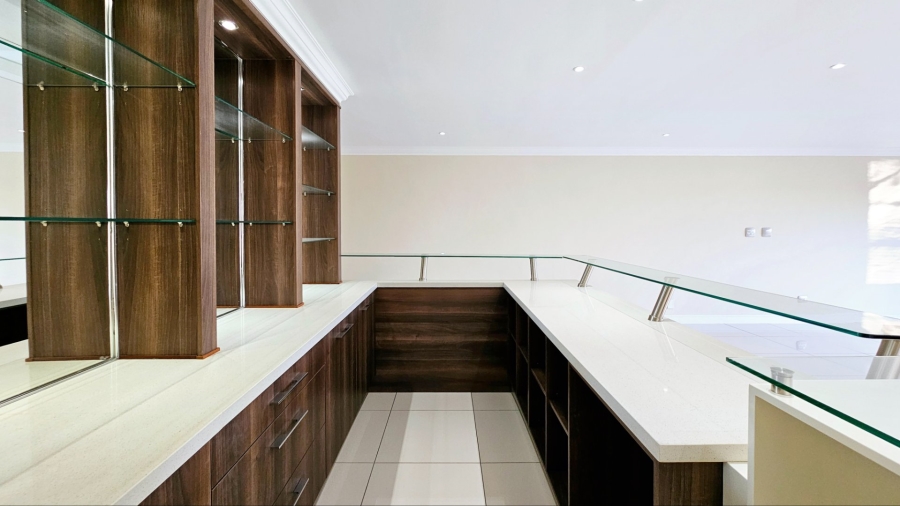 5 Bedroom Property for Sale in Kiepersol Free State